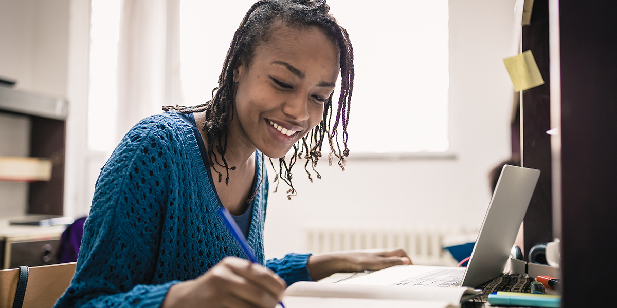 A student studies online